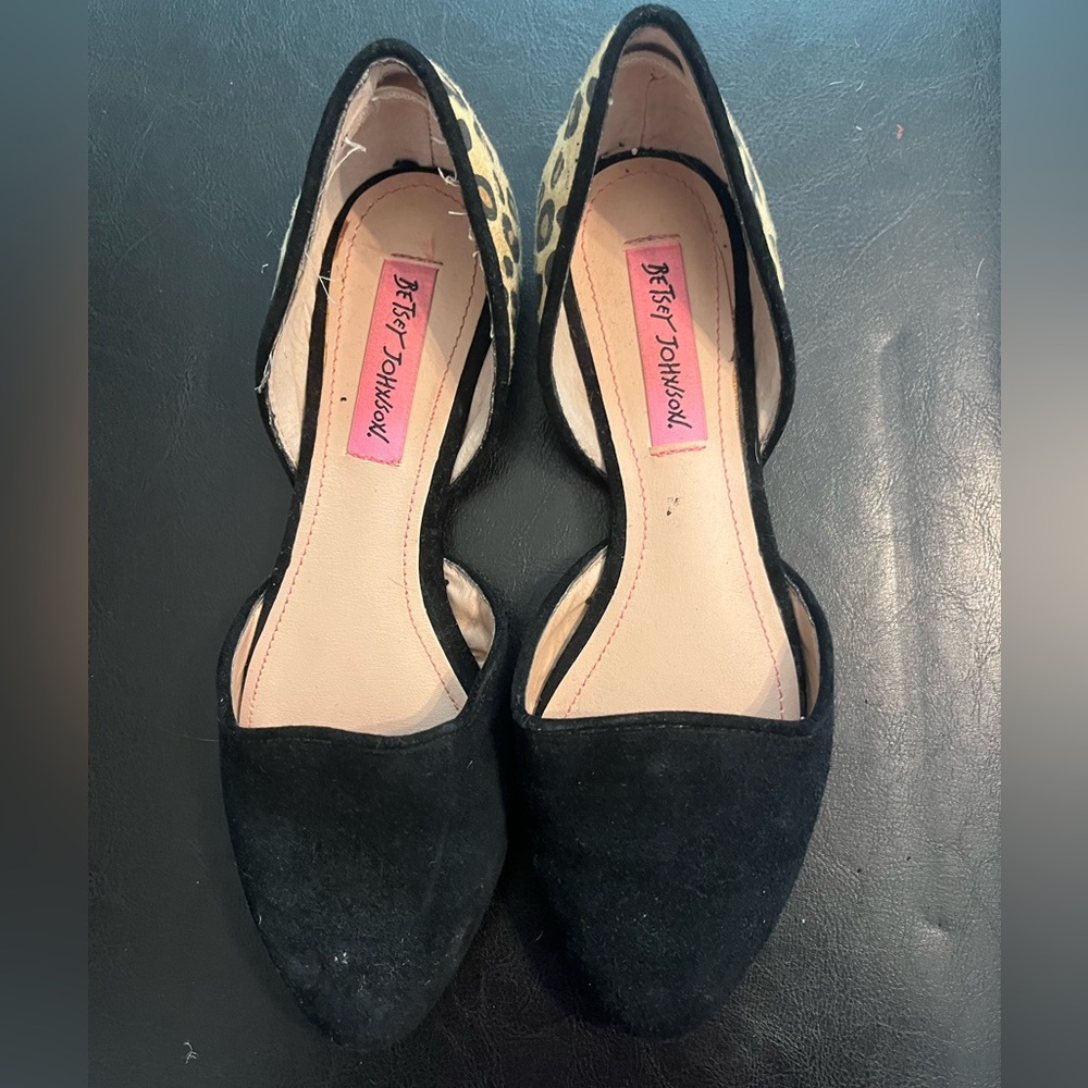 Betsey Johxsox flats size 6